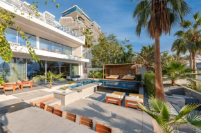 Five Palm Luxury Beach Villa with Private Pool, Panoramic Views, and Jacuzzi by Exclusive Holiday Homes
